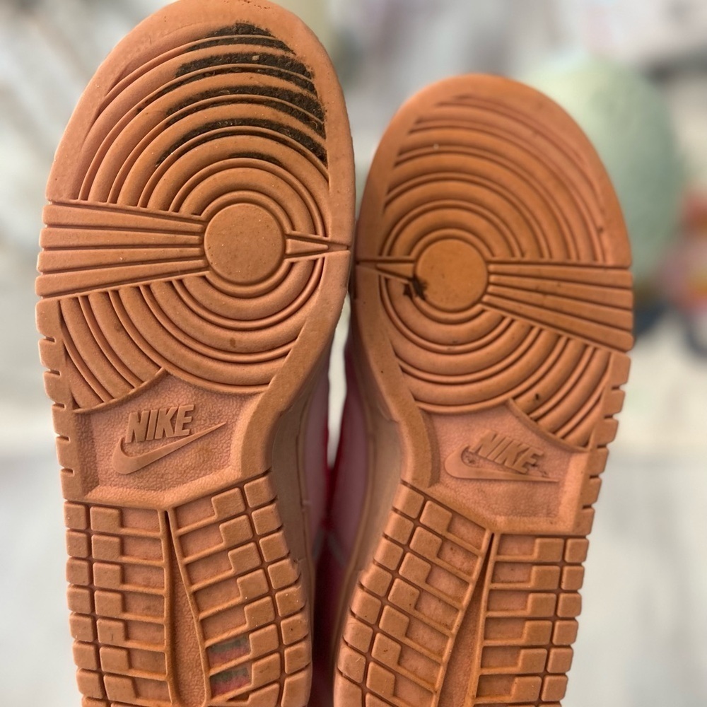 Nike Girls Dunk Low Triple Pink Sneakers - Picture 5 of 5
